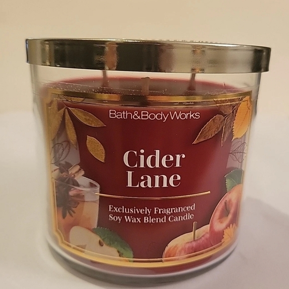Bath & Body Works Cider Lane Candle - Picture 1 of 3